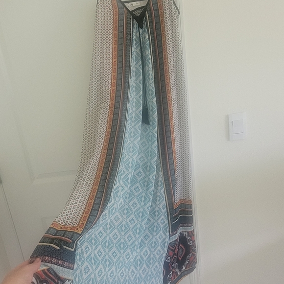 Bohemian Maxi Dress with Geometric Patterns - Picture 3 of 15